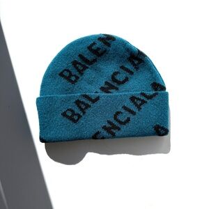 BALENCIAGA Beanie Wool Unisex Logo Blue Black Hat New with tags